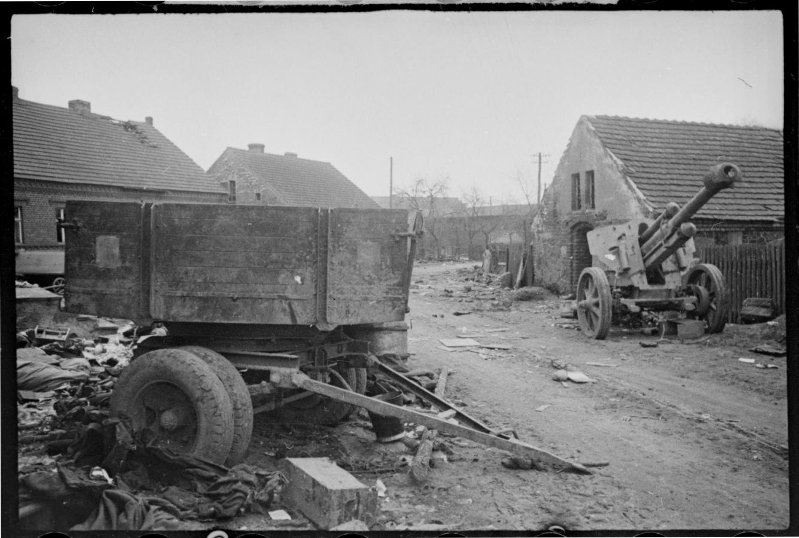 1-й Белорусский фронт. 150-мм полевая гаубица 1942 года.