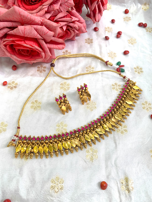 Elakathali antique Choker