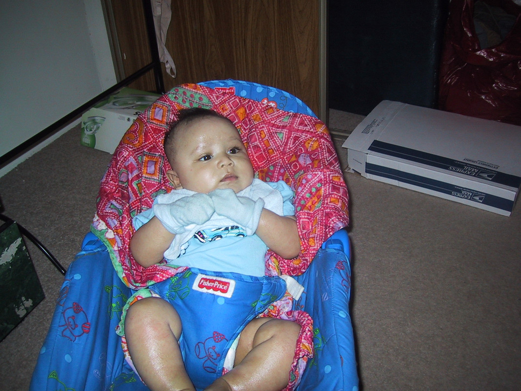 Baby at his fourth month 021