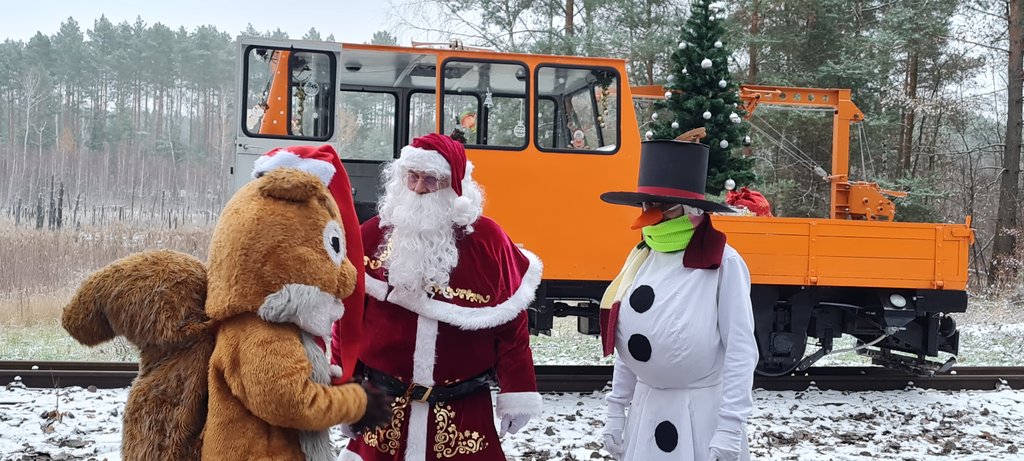 De Berlín a Sajonia: la magia de la Navidad - Blogs de Alemania - Rakotzbrücke(puente del Diablo)-Waldeisenbahn Muskau(tren de la navidad)-Görlitz (8)