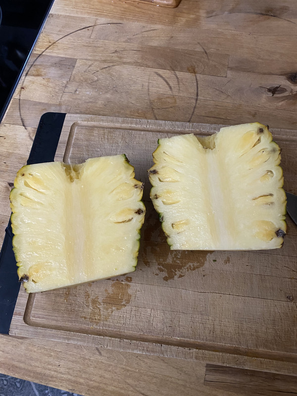 J42 Pineapple Cut Section