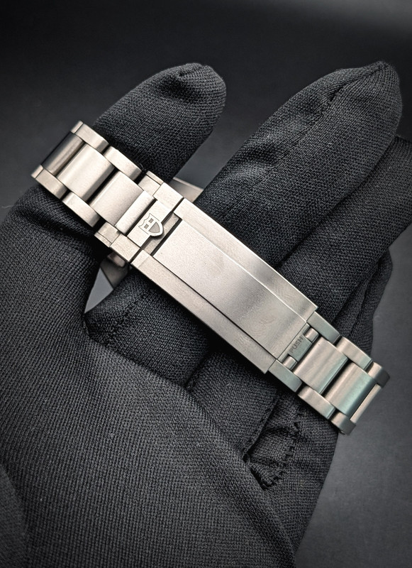 PXL 20260227 031842837 PORTRAIT ORIGINAL