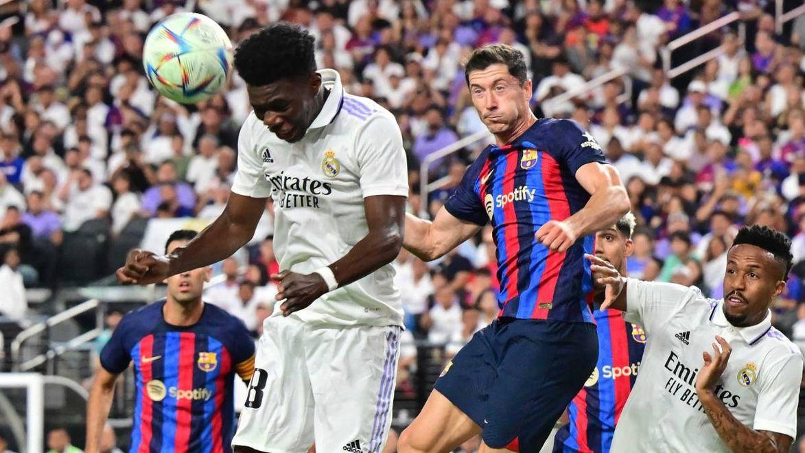 Barcelona vence al Real Madrid durante el debut de Robert Lewandowski