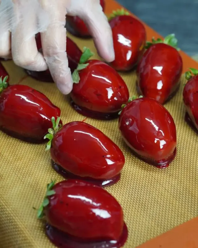 Morangos perfeitos em caixa