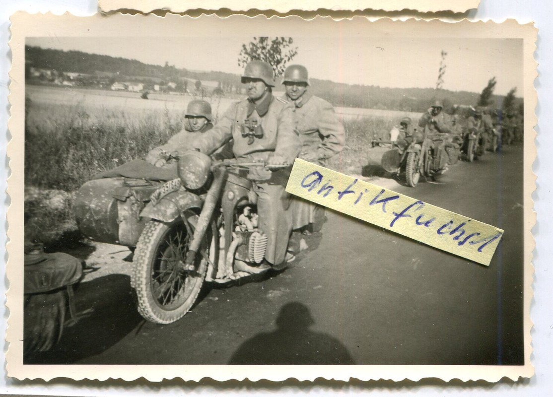 WH-Krad-Motorräder der 3.  Panzer-Aufklärungs-Abteilung 8 im 2.WK