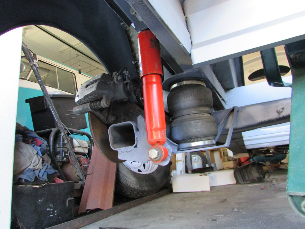 Reat shock fitment (3)