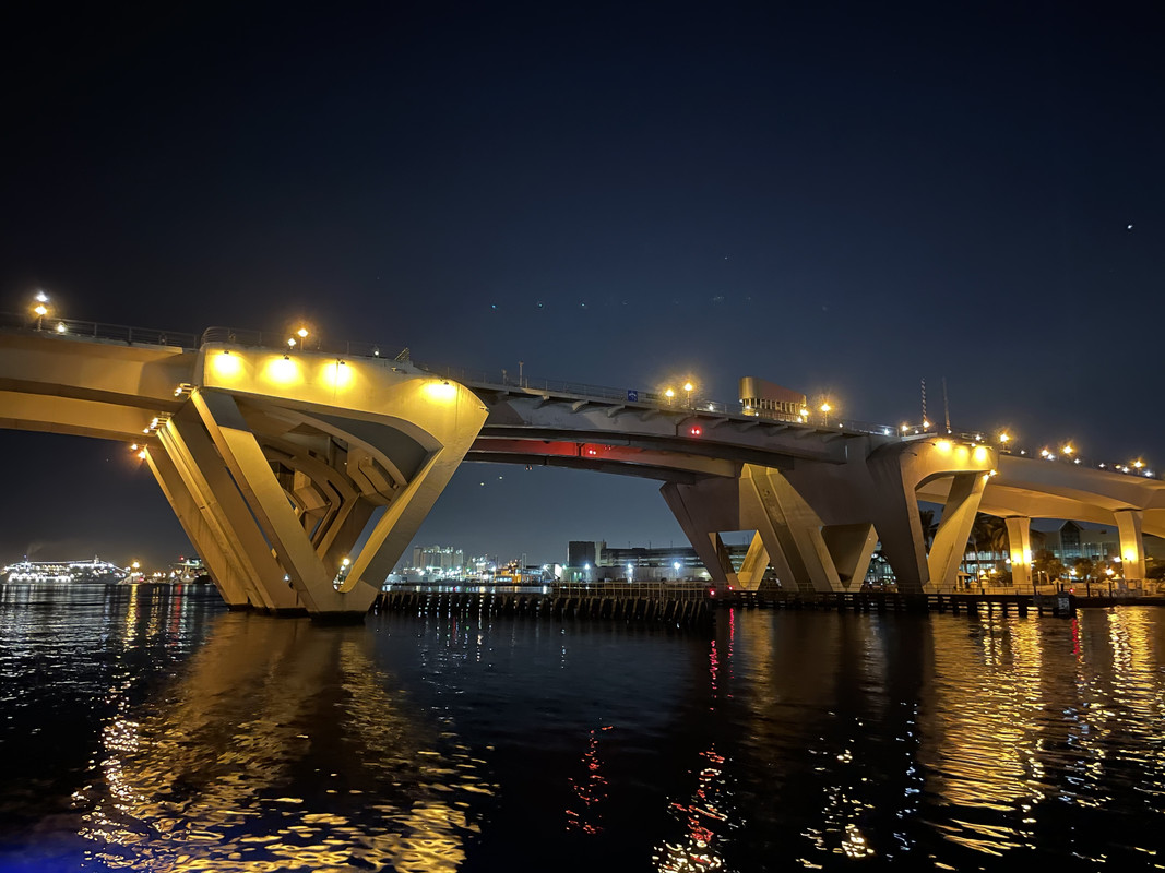 F6999093-BEC9-4A95-A1F3-34AF1D2C69C9