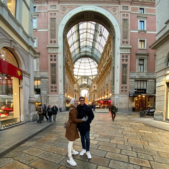 Rezky Aditya dan Citra Kirana saat liburan ke Italia.