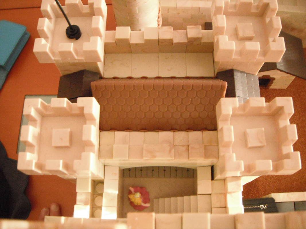El Castillo de las Dos Puertas - Detalle del pat