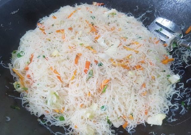 Resep Bihun Goreng Putih Sayuran Pedas Resep Bihun Goreng Putih Sayuran Pedas