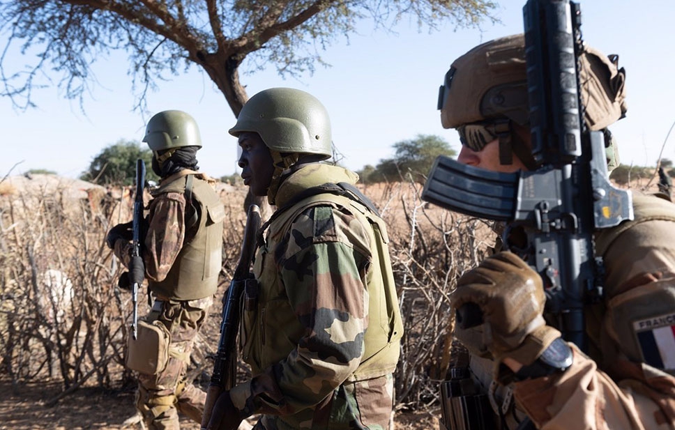 Malí dice que más de 200 combatientes murieron en operación militar