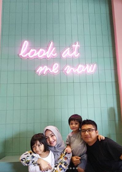 keluarga Anne