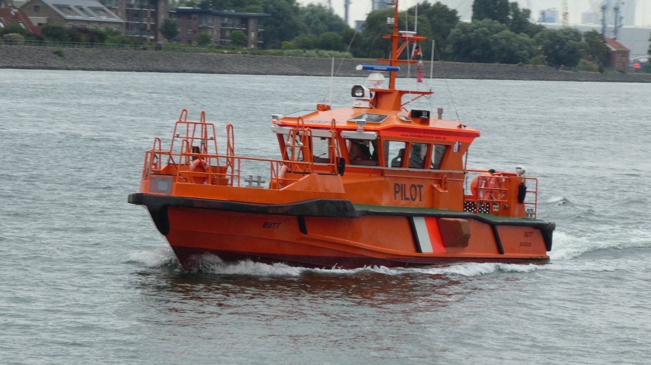 P1210683 (1940x1090)