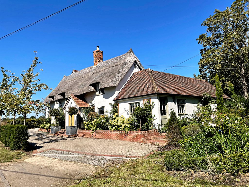 house-Village-BG-HD.jpg