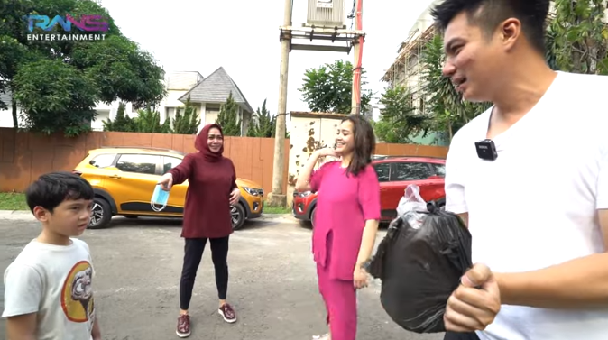 Rafathar kesal dapat hadiah dari Baim Wong