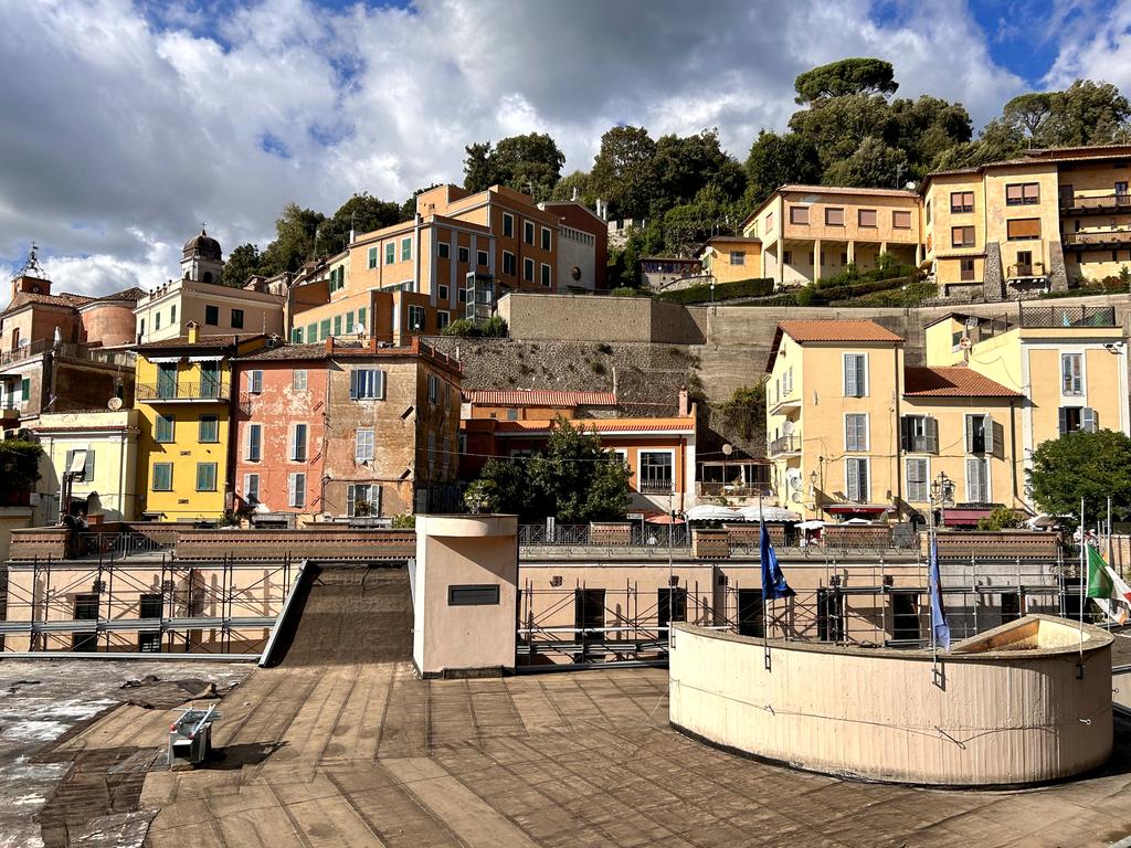 Жаркий сентябрь на побережье Тирренского моря. Жаркий сентябрь на побережье Тирренского моря.