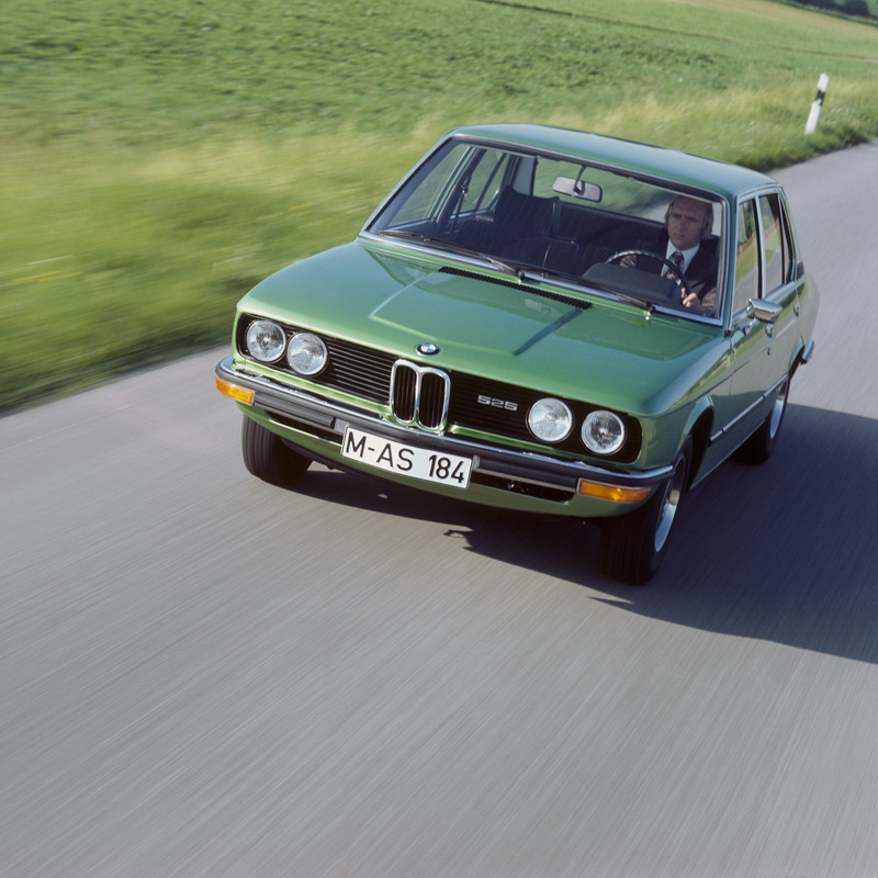 P90504624_highRes_bmw-525-e12-05-2023