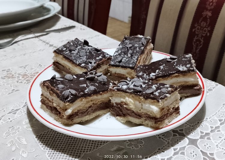 https://i.postimg.cc/LXm9RM2f/franciakremes-szelve-2022-10-30.jpg