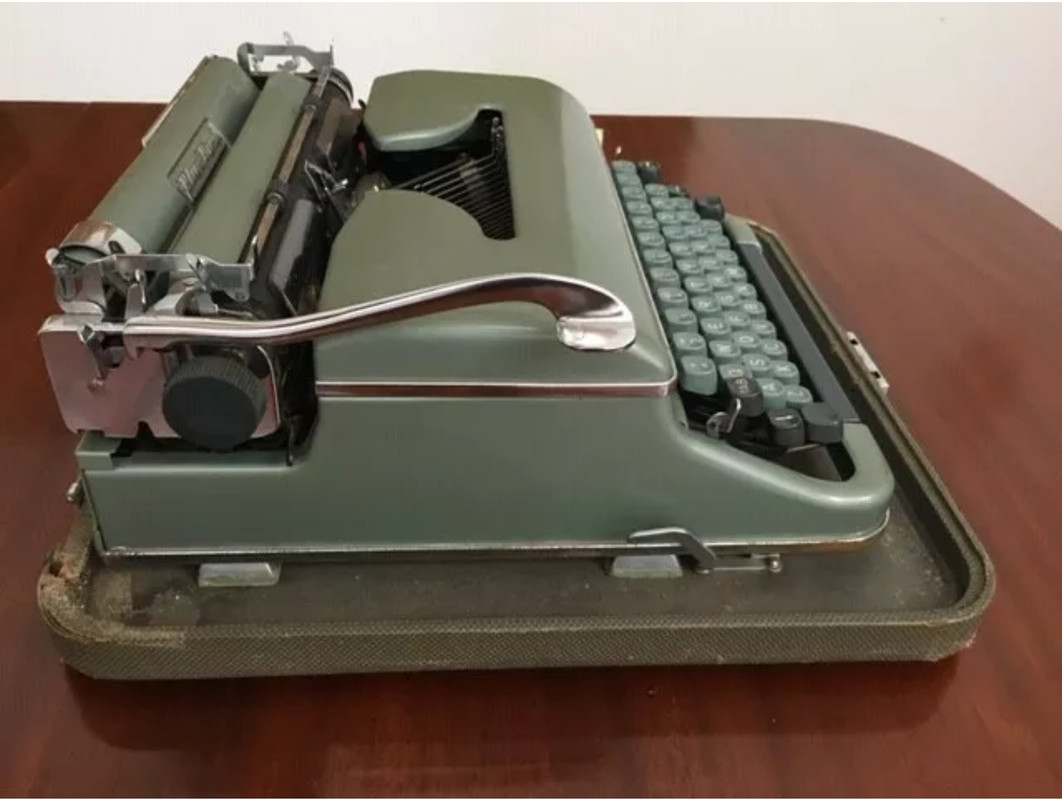 9F2A0C6C-646A-42D5-A31F-C6FE9B1BA9D0