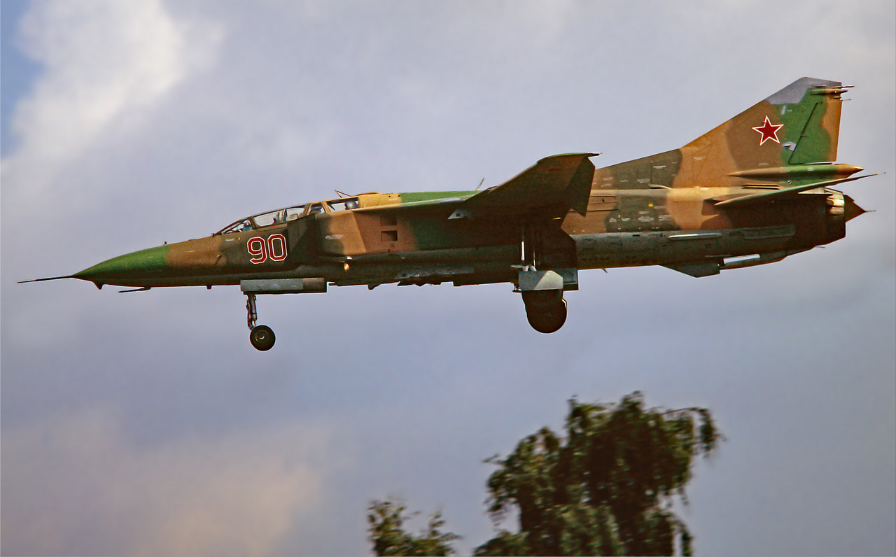 833 IAP Mig-23UB 90 Red_Summer 1991