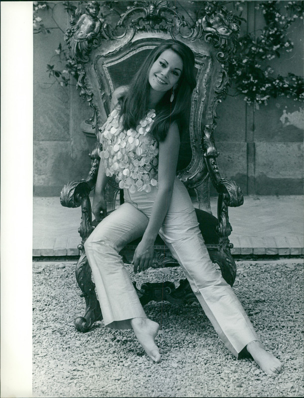 claudine_auger_mb56