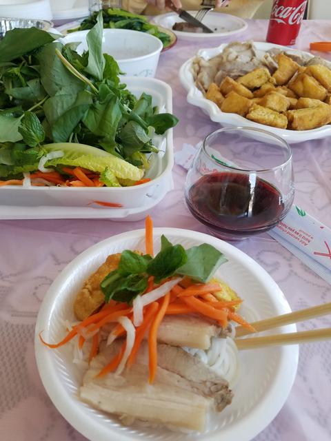 [Image: 09-Serving.jpg]