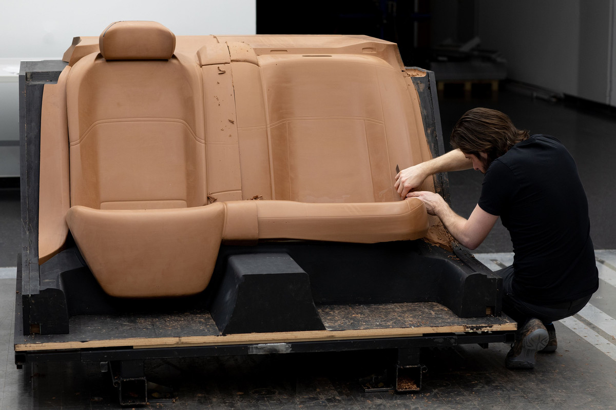 P90458285_highRes_the-new-bmw-7-series