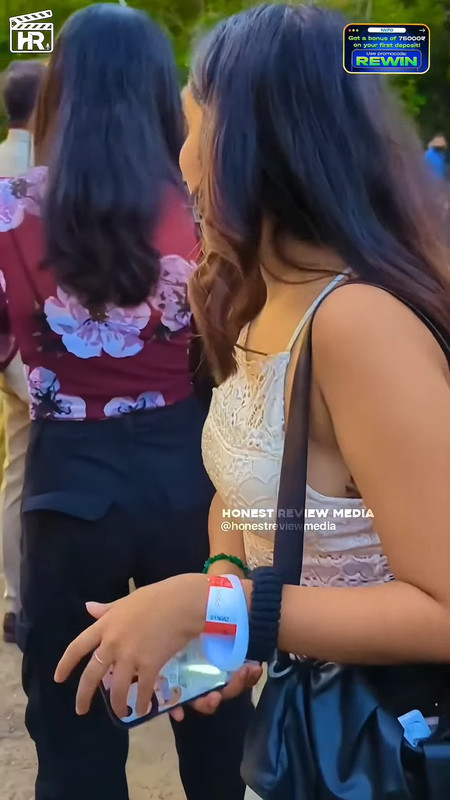 anikha surendran hot boobs in tght white costume.mp4_snapshot_00.03.150