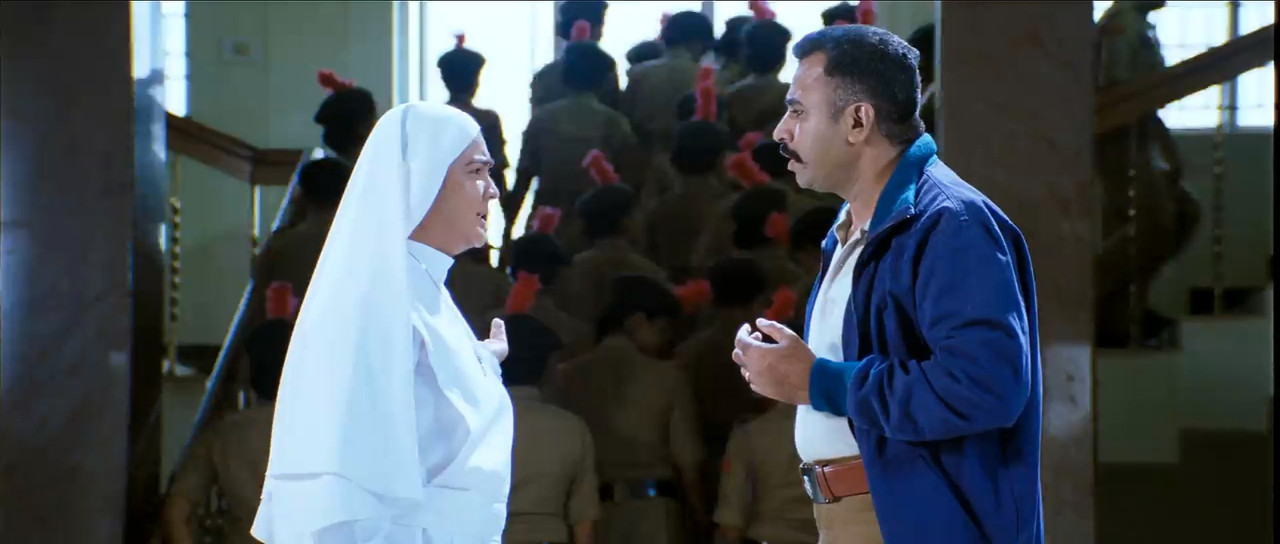 Peranmai 2009 BluRay [Tamil] 480p, 720p ESub Screenshot