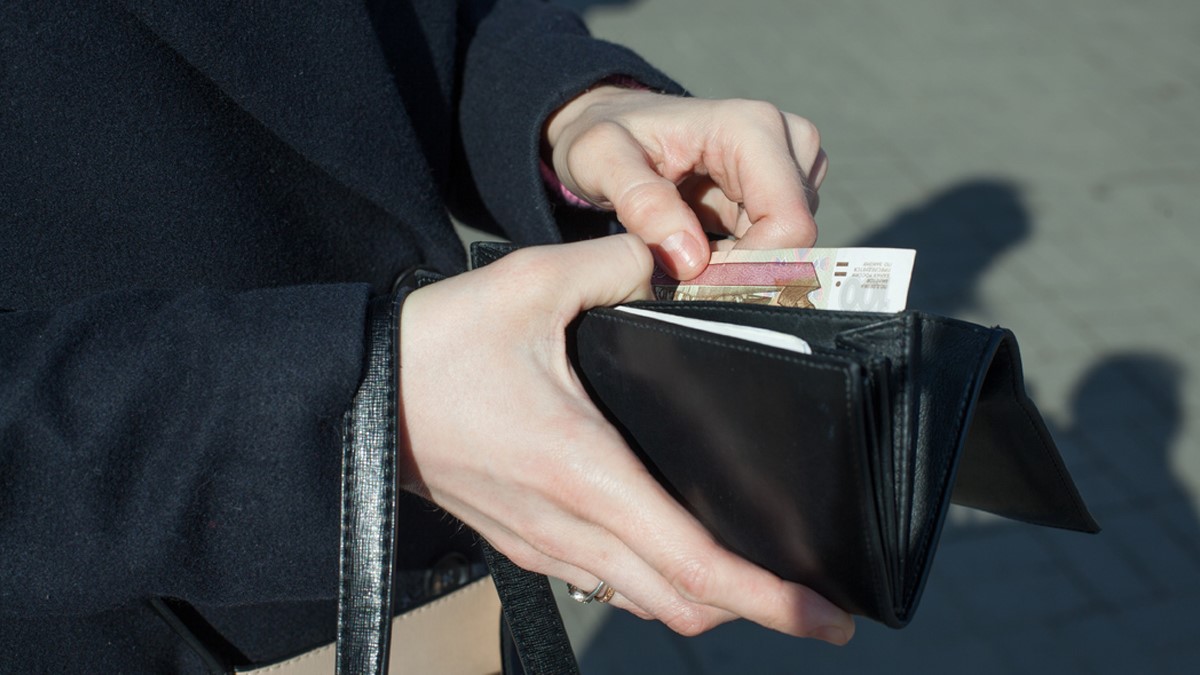 Почти у трети ярославцев в 2021 году упала зарплата ✓ Новости Рыбинска и не только