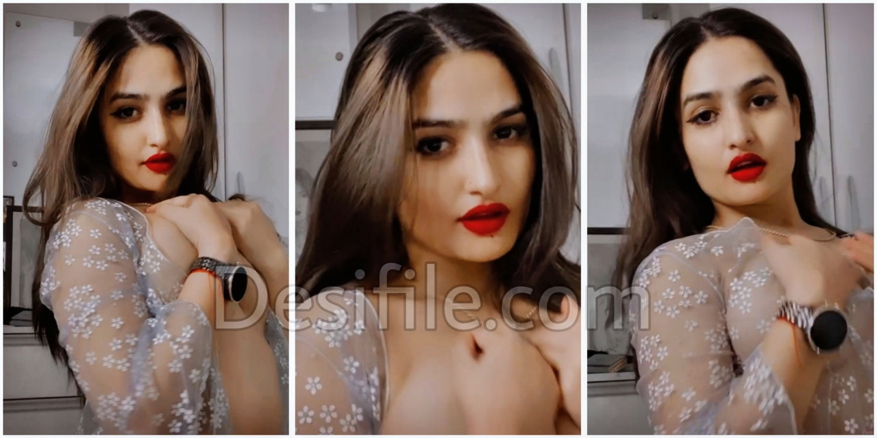 Desi hot girl stripping flashing her boobs and rubbing hard exclusive