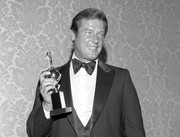 roger-moore-b25