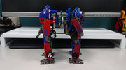 STUDIO-SERIES-SS-32-OPTIMUS-PRIME-IN-HAND-IMAGES-04