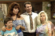 فیلمها و برنامه های تلویزیونی روی طاقچه ذهن کودکی - صفحة 16 USA-Married-With-Children-01-1987-1997