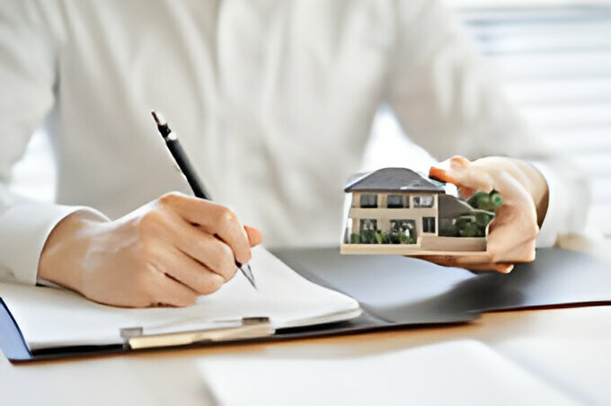 Understanding the Role and Responsibilities of a Property Lawyer
