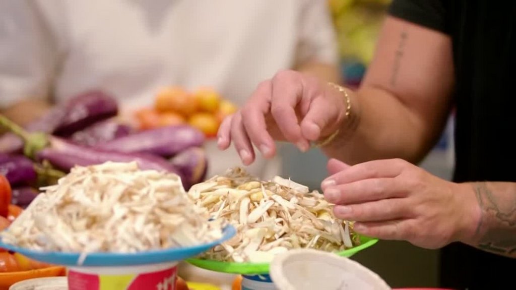 [Image: upr7ncjd293f.jpg]