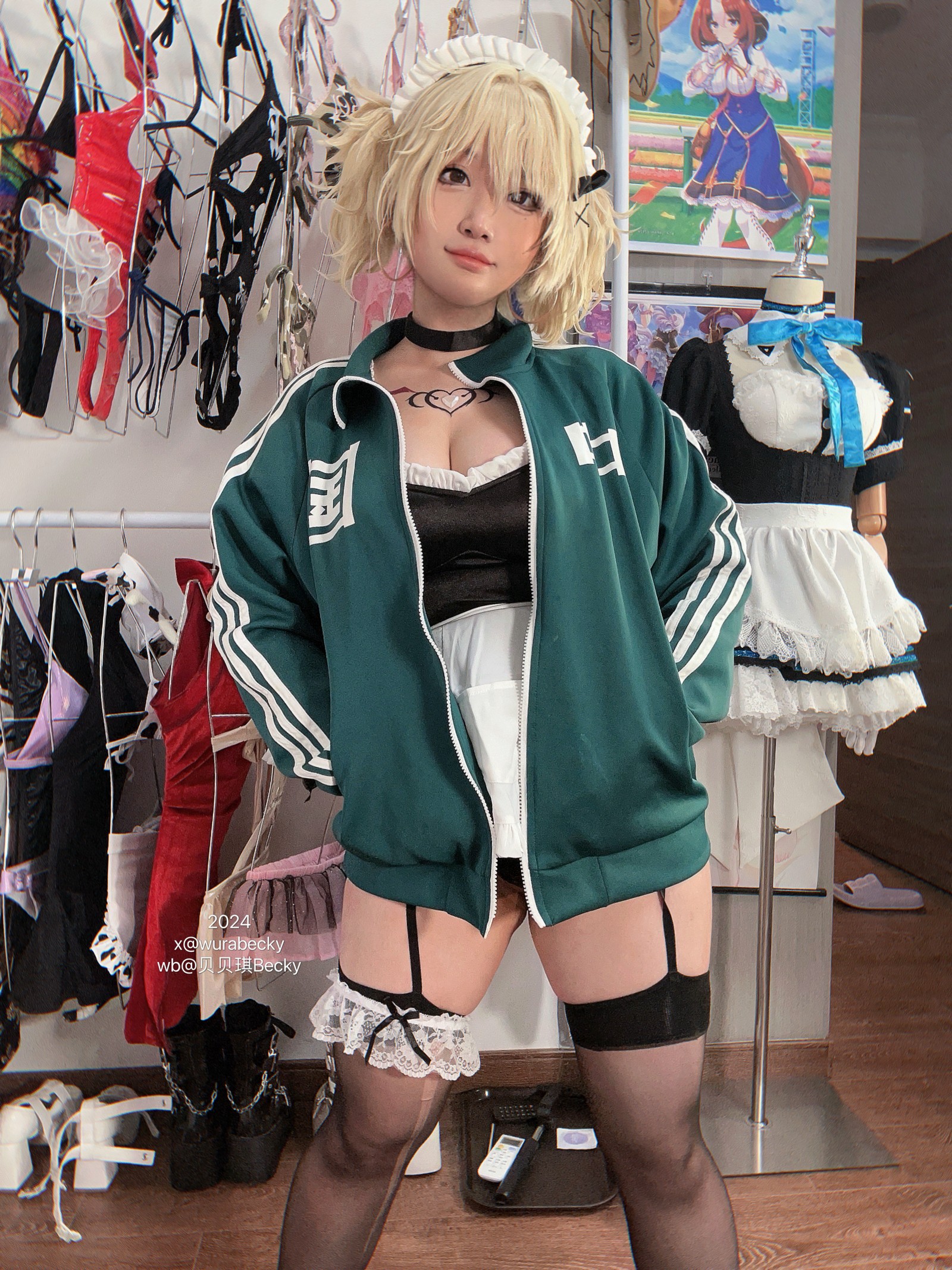 贝贝琪 Becky 烟烟 女仆 Cosplay 写真＋视频合集（69P｜1V｜339MB）插图1