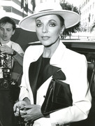 Joan-Collins-h07