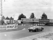 24 HEURES DU MANS YEAR BY YEAR PART ONE 1923-1969 - Page 52 61lm11-Ferrari-250-TRI-61-Willy-Mairesse-Mike-Parkes-18