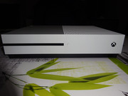 [VDS] Console Xbox One S version 1To - blanche - en boite d'origine + en cadeau 1 jeu FIFA 2014 DSC06028