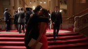 Arrow-S02-E01-La-citta-degli-eroi-720p-B
