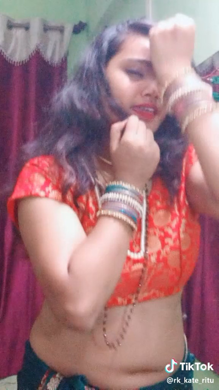 marathi girl sexy belly and navel.mp4_snapshot_00.13.995