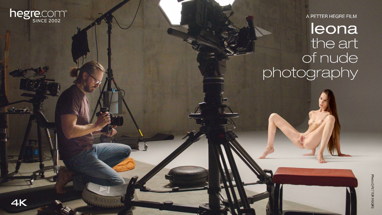 leona-the-art-of-nude-photography-board
