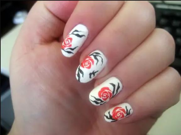 Ideas de uñas de acrílico con flores