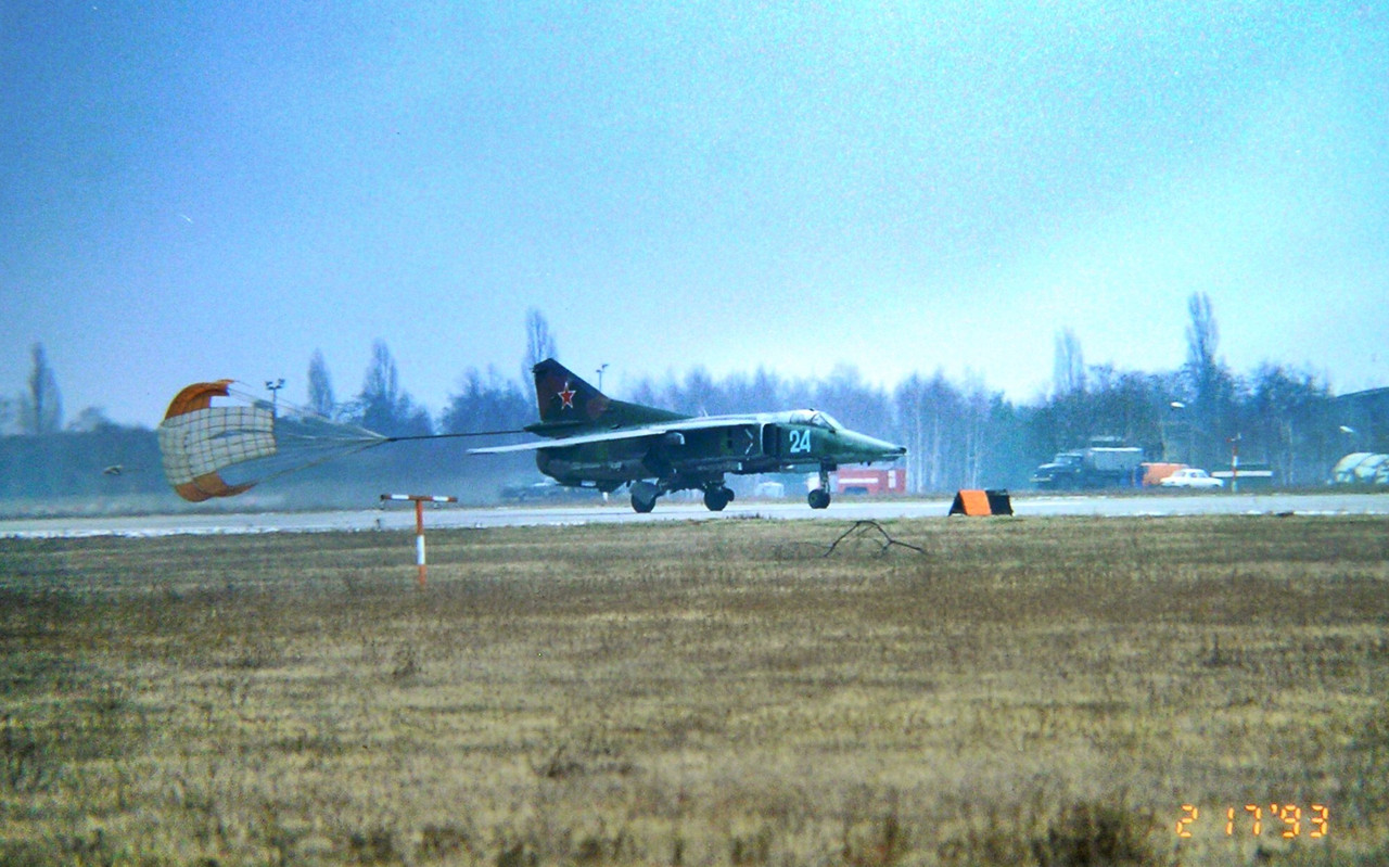 559 APIB Mig-27K 24 Blue_76802643372 (2)