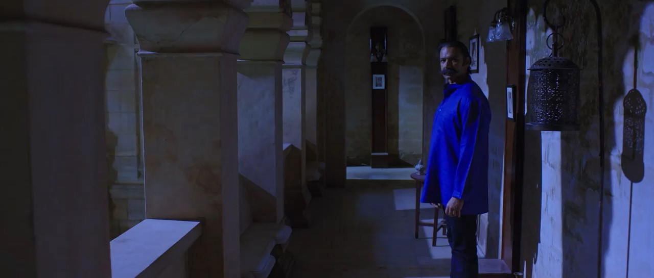 Aranmanai 3 2021 WebRip [Hindi + Tamil] 480p, 720p ESub Screenshot