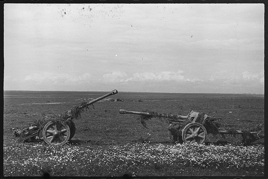 Отступающие немцы побросали боевую технику, 1943