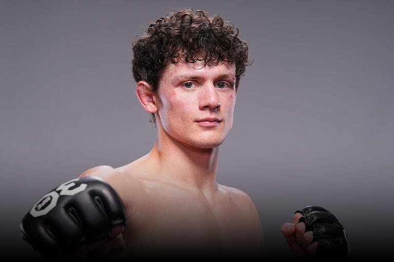 Чейс Хупър подписа нов договор с UFC