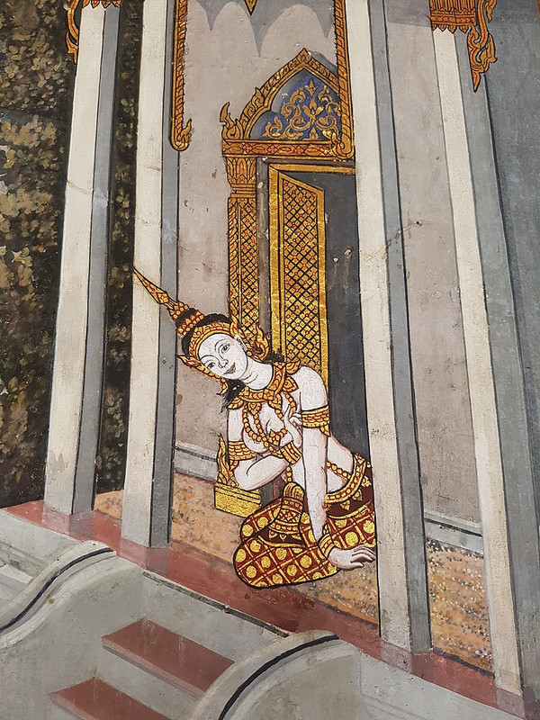 mon1-800px-Emerald_Buddha_Temple_-_2017-06-11_(051)