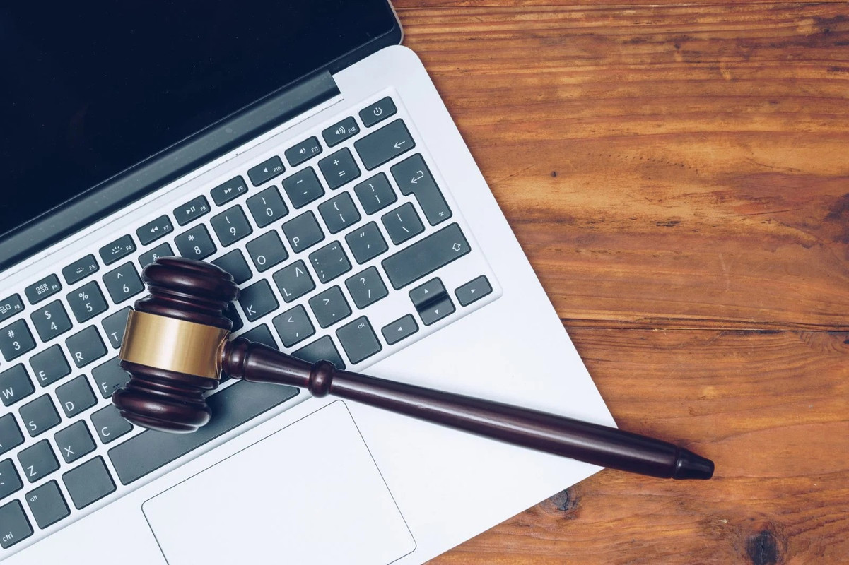 What Are Online Auctions?